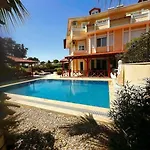 Peaceful Holiday Villas-Patio-Garden